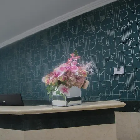 Monti 66 2* ローマ