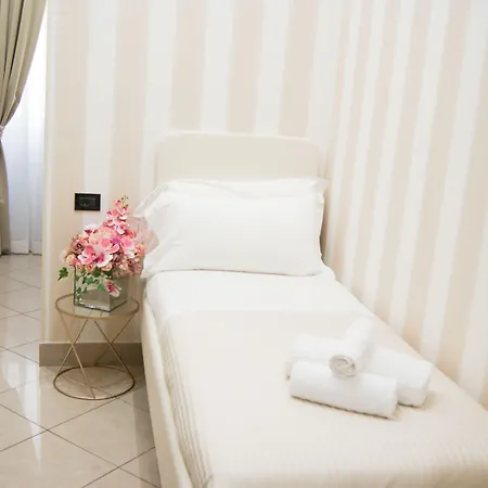 Monti 66 2* ローマ